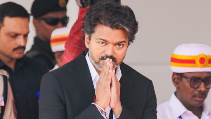 கரூர் மாவட்ட அரசு விழாவில் புதிய நலத்திட்டங்களை தொடங்கி வைக்கும் முதலமைச்சர் விஜய்