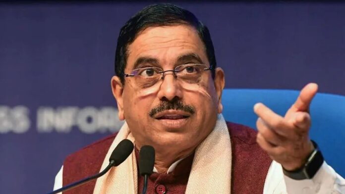 பிரகலாத் ஜோஷி கல்வி அமைச்சர் பொறுப்பேற்பு டெல்லி